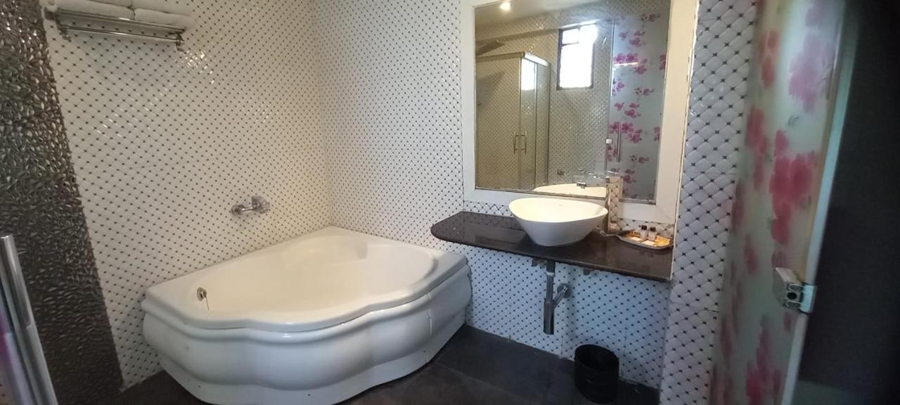 Ojas Hotel & Resort Durgāpur 외부 사진